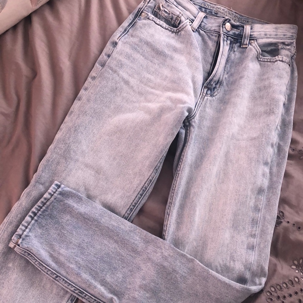 AE MOM JEANS